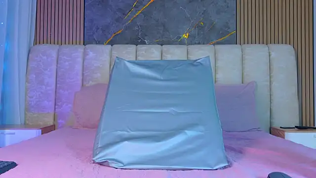 mia scot online show from 02.05.26