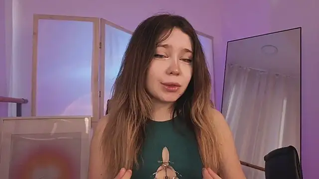 Lina Glow online show from 04.13.26