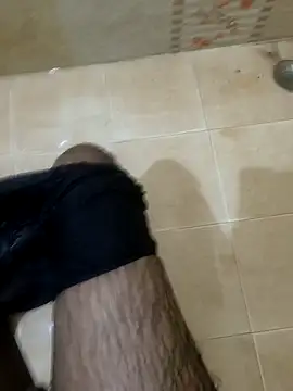 Snapshot of hairy-guy1 chatting on 10.25.25 hairy-guy1 online show from 10.25.25