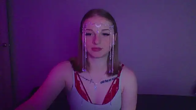 Snapshot of Star_Girlish chatting on 10.14.25 Star Girlish online show from 10.14.25