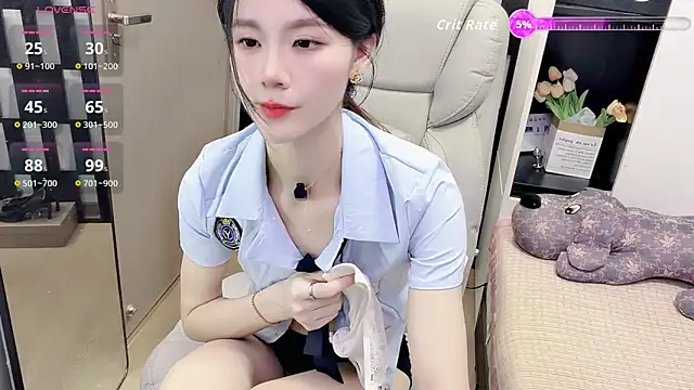 Snapshot of Yueyue-MM chatting on 04.27.26 Yueyue-MM online show from 04.27.26