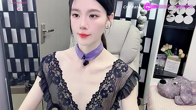Snapshot of Yueyue-MM chatting on 05.17.26 Yueyue-MM online show from 05.17.26