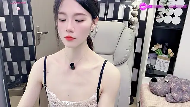 Snapshot of Yueyue-MM chatting on 05.18.26 Yueyue-MM online show from 05.18.26