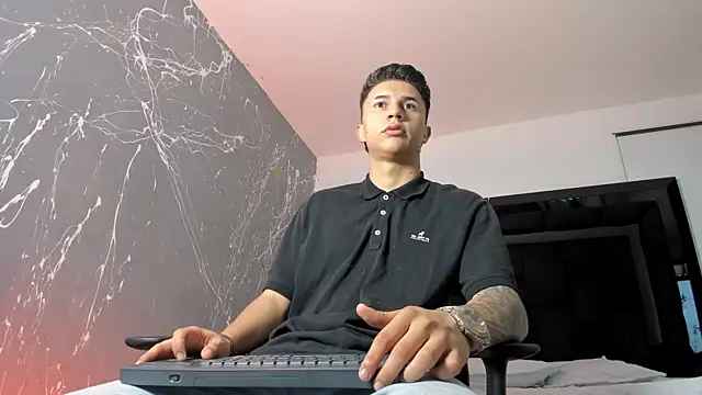 liaamsmiith  online show from 09.20.25