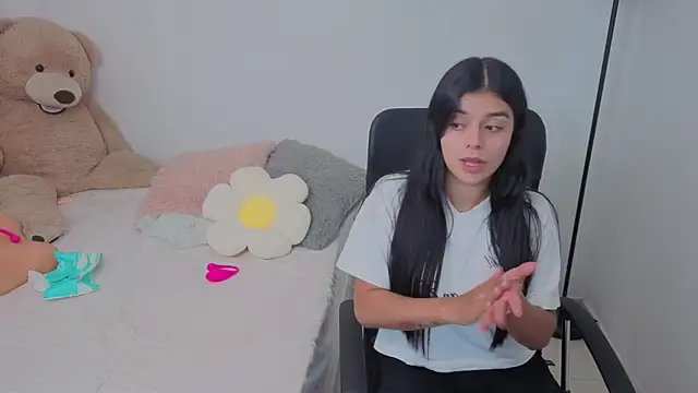 valerihouse online show from 10.28.25