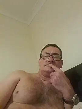 Snapshot of goldenman59 chatting on 10.11.25 goldenman59 online show from 10.11.25