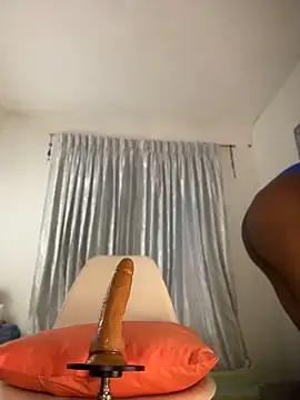 Snapshot of AmyRoss_1 chatting on 05.09.26 AmyRoss 1 online show from 05.09.26