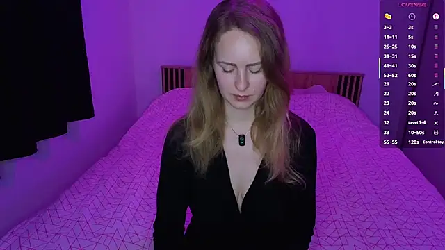 Snapshot of LyraHotty chatting on 03.27.26 LyraHotty online show from 03.27.26