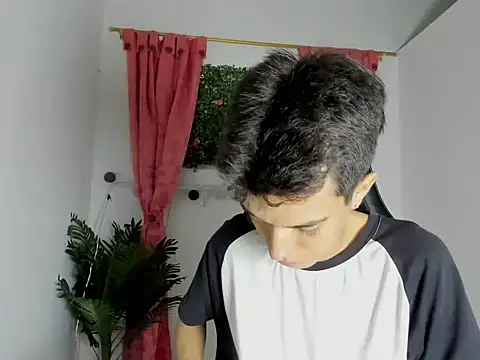 Snapshot of dylan_202520_ chatting on 09.20.25 dylan 202520 online show from 09.20.25