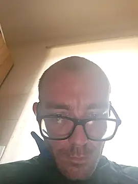 Snapshot of 948197 chatting on 11.18.25 948197 online show from 11.18.25