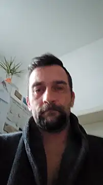 Snapshot of DeinSpielzeug chatting on 12.01.25 DeinSpielzeug online show from 12.01.25