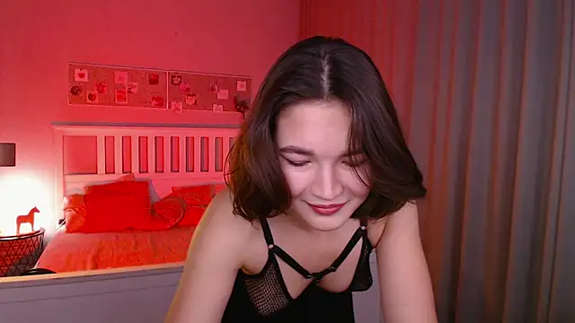 Snapshot of Halle_Berrry chatting on 09.11.25 Halle Berrry online show from 09.11.25