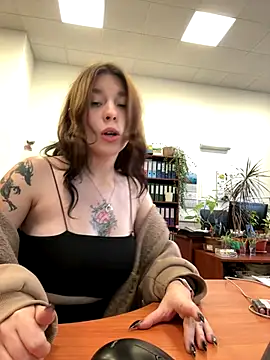 Snapshot of Mimiumuy chatting on 10.08.25 Mimiumuy online show from 10.08.25