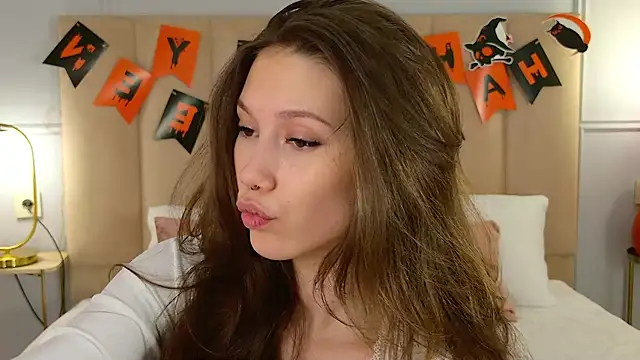 MaryNixon  online show from 10.24.25