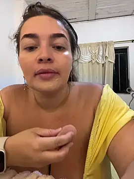 Snapshot of sarahreyess_11 chatting on 10.30.25 sarahreyess 11 online show from 10.30.25