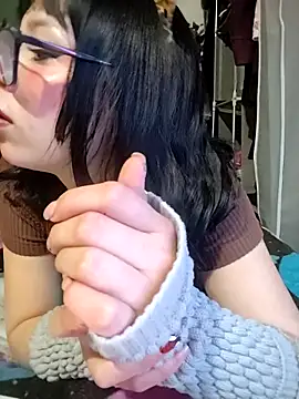 Kitty Melodi online show from 10.30.25