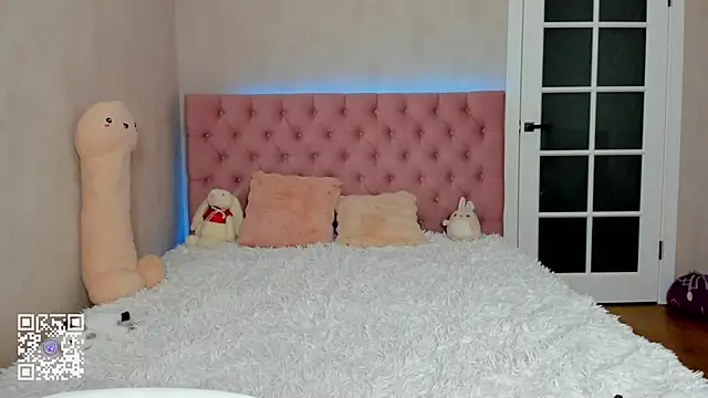 Pink Lila18 online show from 01.17.26