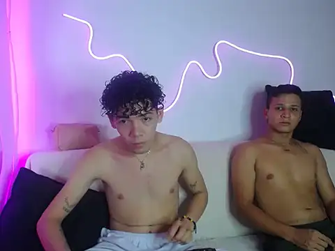 Snapshot of brutal_dirty_sex chatting on 09.19.25 brutal dirty sex online show from 09.19.25