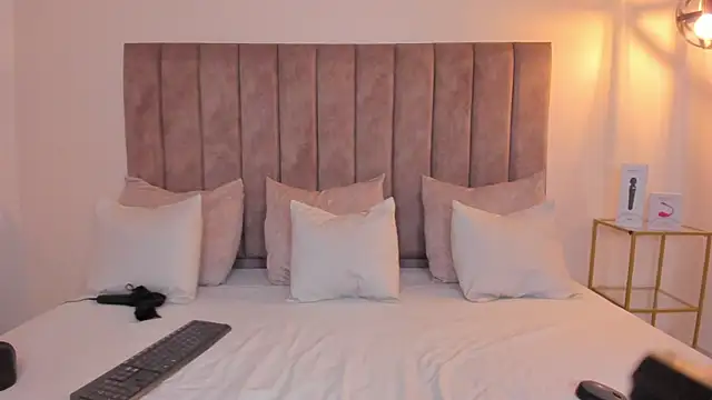 amber colliiins online show from 02.13.26