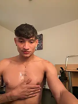 Snapshot of DavisFirb chatting on 10.04.25 DavisFirb online show from 10.04.25