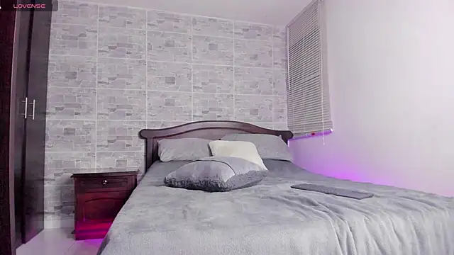 Snapshot of DavisFirb chatting on 10.29.25 DavisFirb online show from 10.29.25