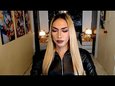 Snapshot of AlexaLiboria chatting on 11.19.25 AlexaLiboria online show from 11.19.25