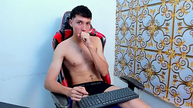 LittleDanny  online show from 10.15.25