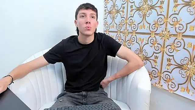 LittleDanny  online show from 12.16.25