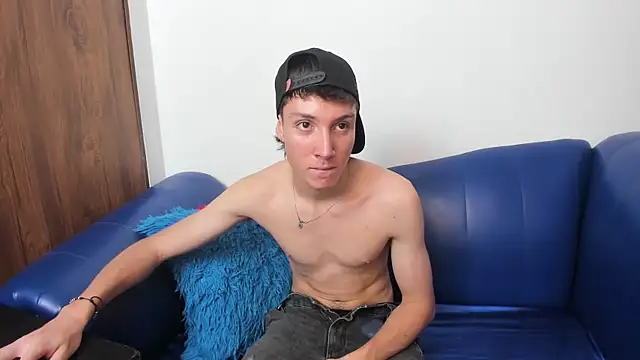 LittleDanny  online show from 12.19.25