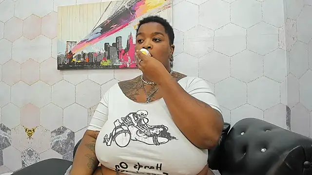 Snapshot of Anaa_Fuentess chatting on 04.24.26 Anaa Fuentess online show from 04.24.26
