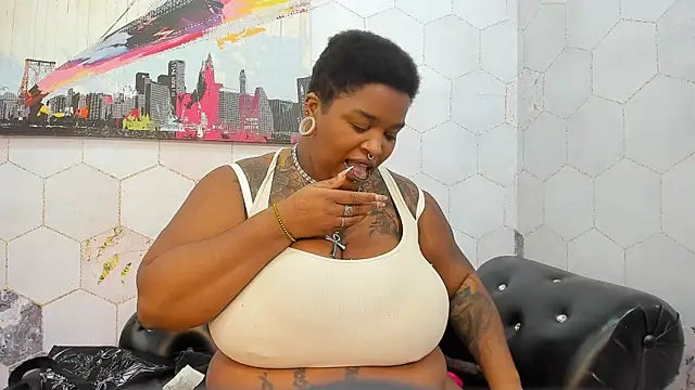 Snapshot of Anaa_Fuentess chatting on 05.01.26 Anaa Fuentess online show from 05.01.26