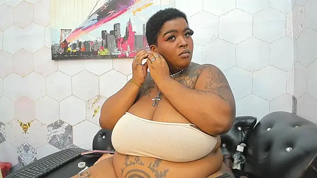 Snapshot of Anaa_Fuentess chatting on 05.11.26 Anaa Fuentess online show from 05.11.26