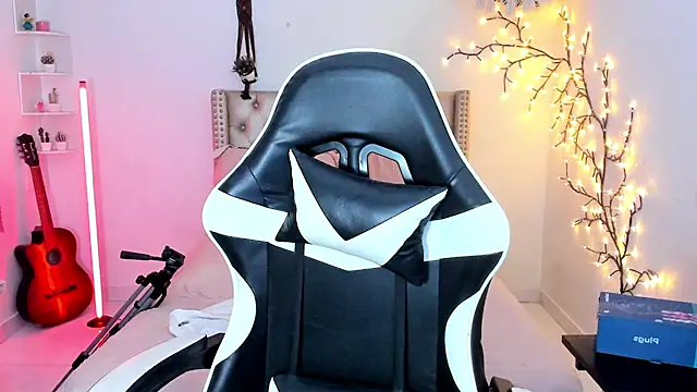 LenaStylesOA online show from 03.14.26