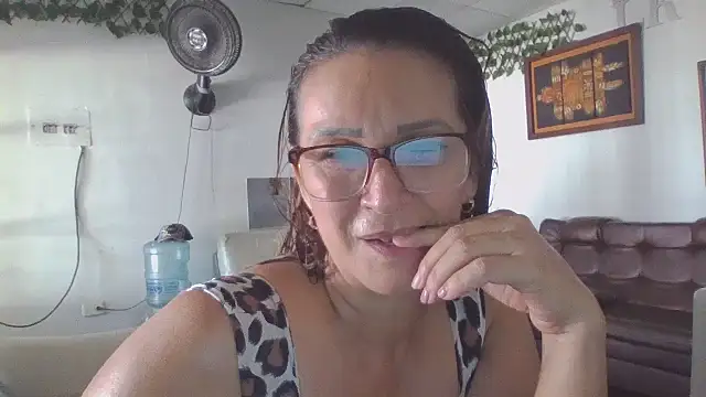 MiaVega online show from 11.01.25