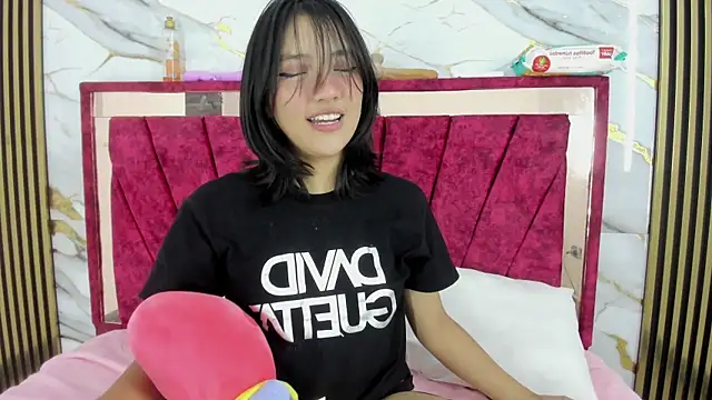 Snapshot of skaylar_95_mylove chatting on 11.29.25 skaylar 95 mylove online show from 11.29.25