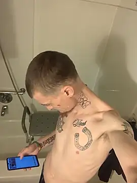 jizzyglizzy92 online show from 03.30.26