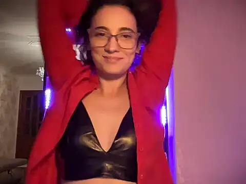 Snapshot of Tomiriss chatting on 09.15.25 Tomiriss online show from 09.15.25