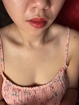 Yumii 09 online show from 11.30.25