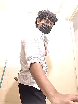 Snapshot of Goodmens5 chatting on 11.13.25 Goodmens5 online show from 11.13.25