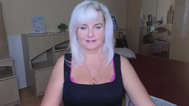 Snapshot of Vina_Vision chatting on 09.27.25 Vina Vision online show from 09.27.25