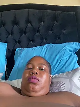 Curvycandy95 online show from 04.12.26