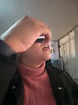 -Mia1 online show from 11.10.25