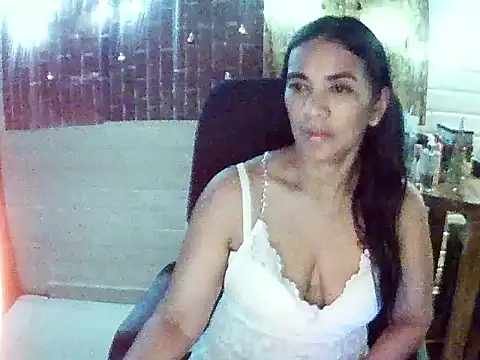 MiiaVelasquez online show from 11.28.25