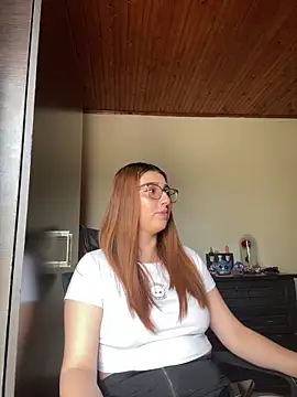 CoraVibes online show from 09.23.25