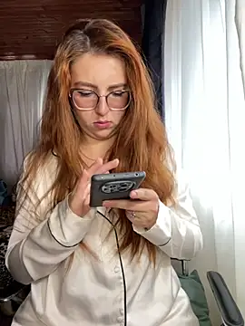 CoraVibes online show from 04.27.26