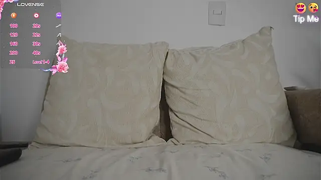 Roxybeautyy online show from 04.06.26