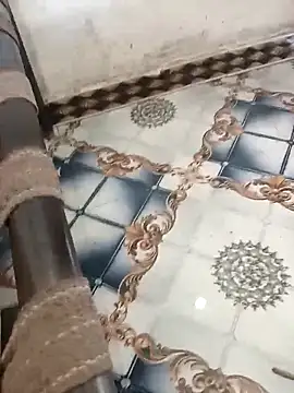 Snapshot of Pooja-guptq chatting on 11.08.25 Pooja-guptq online show from 11.08.25