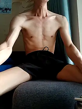 Snapshot of boyhi199x chatting on 10.13.25 boyhi199x online show from 10.13.25