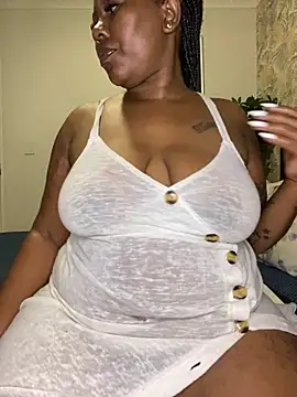 Snapshot of fatpussydallx chatting on 04.22.26 fatpussydallx online show from 04.22.26