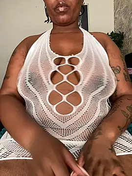 Snapshot of fatpussydallx chatting on 05.15.26 fatpussydallx online show from 05.15.26